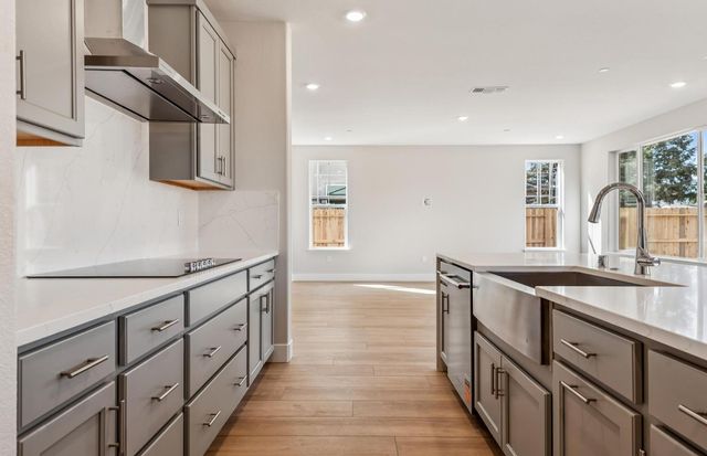 1390 Romey Dr, Lincoln, CA 95648