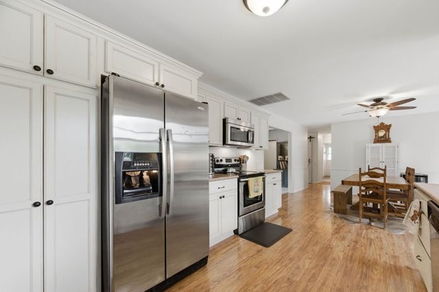 6521 E Farmview, Wichita, KS 67206