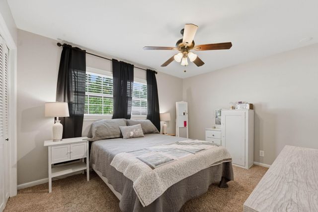 6521 E Farmview, Wichita, KS 67206