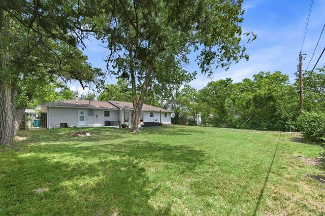 6521 E Farmview, Wichita, KS 67206