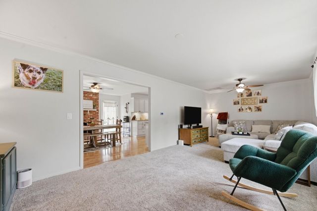 6521 E Farmview, Wichita, KS 67206