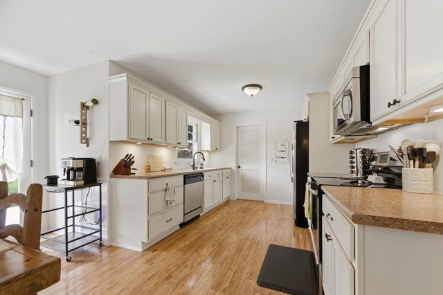 6521 E Farmview, Wichita, KS 67206