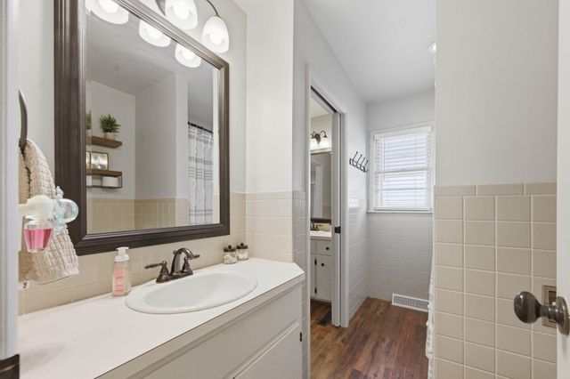 6521 E Farmview, Wichita, KS 67206
