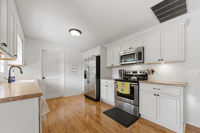 6521 E Farmview, Wichita, KS 67206