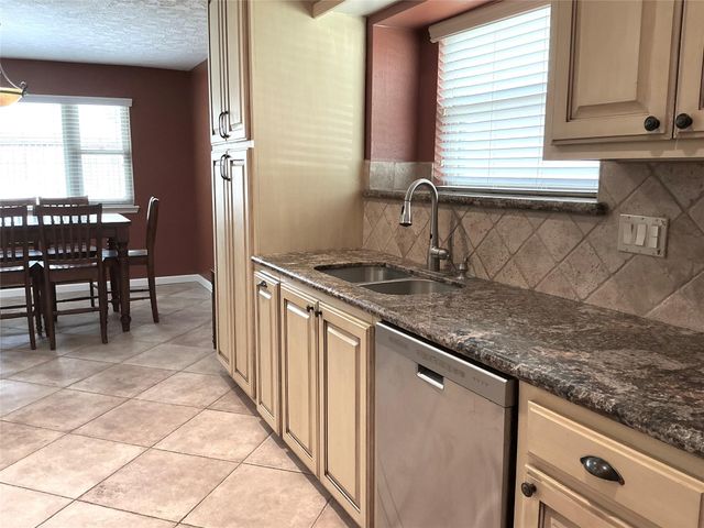 12511 Ravens Mate Drive, Cypress, TX 77429