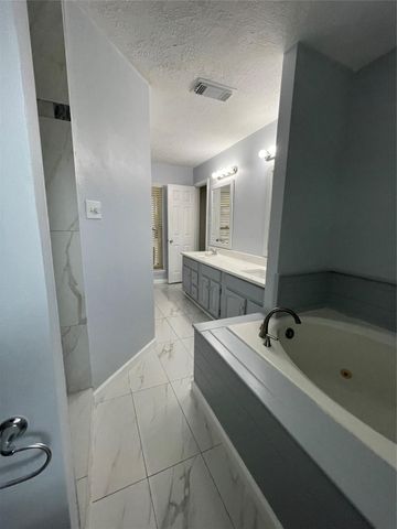 12511 Ravens Mate Drive, Cypress, TX 77429