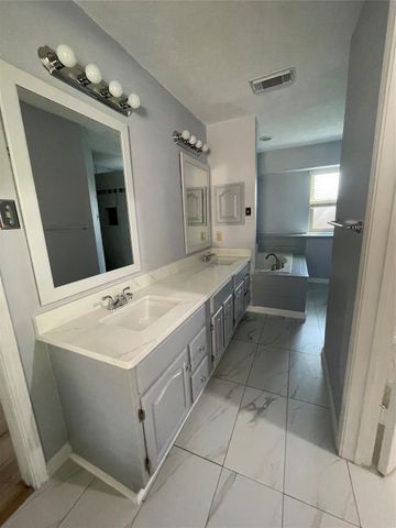 12511 Ravens Mate Drive, Cypress, TX 77429