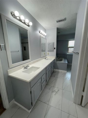 12511 Ravens Mate Drive, Cypress, TX 77429