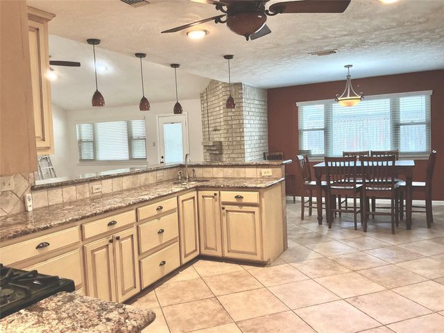 12511 Ravens Mate Drive, Cypress, TX 77429