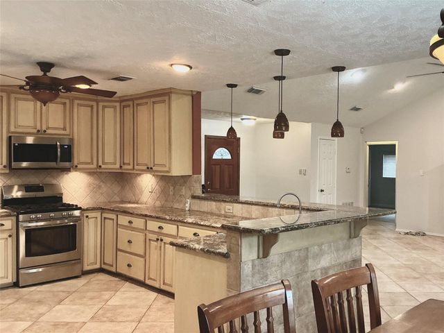 12511 Ravens Mate Drive, Cypress, TX 77429