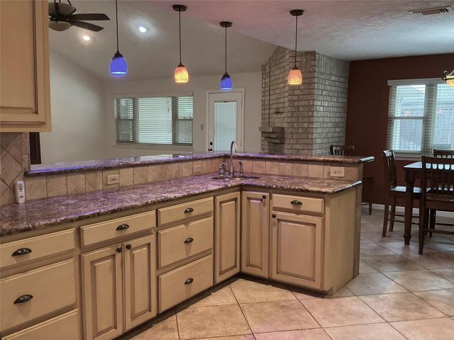 12511 Ravens Mate Drive, Cypress, TX 77429