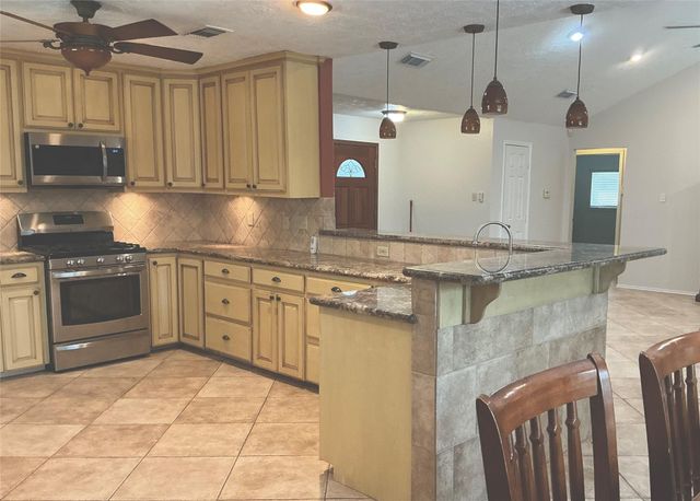 12511 Ravens Mate Drive, Cypress, TX 77429