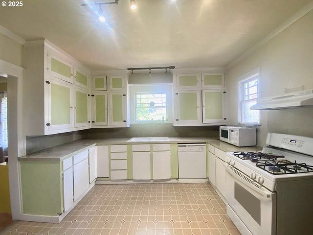 5826 Se 103RD Ave, Portland, OR 97266