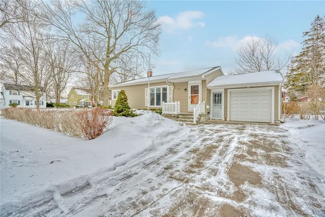 118 Maiden Lane, Greece, NY 14616