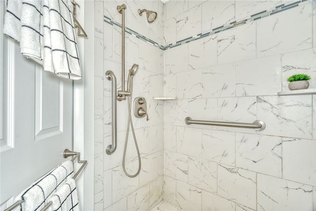 118 Maiden Lane, Greece, NY 14616