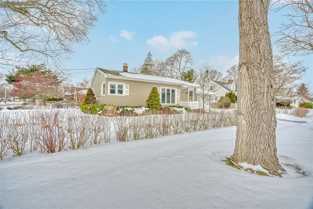 118 Maiden Lane, Greece, NY 14616