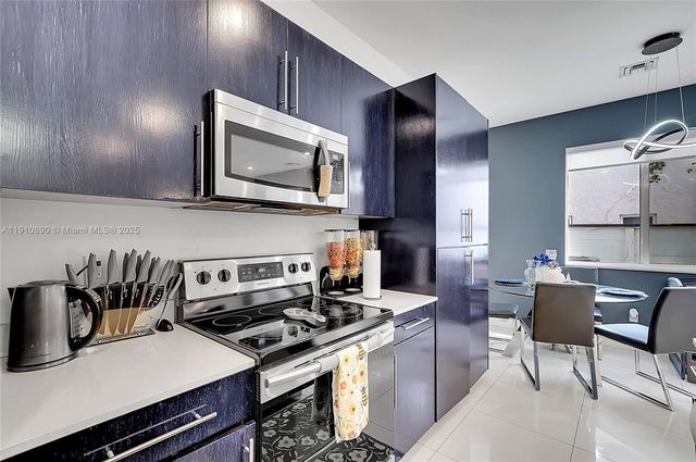 140 SE 7th Way, Pompano Beach, FL 33060