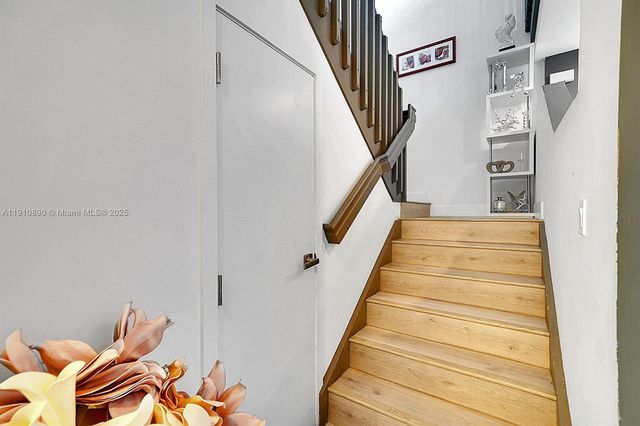 140 SE 7th Way, Pompano Beach, FL 33060