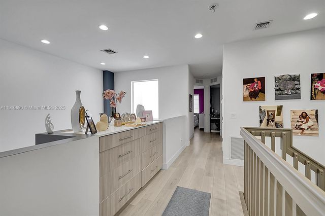 140 SE 7th Way, Pompano Beach, FL 33060