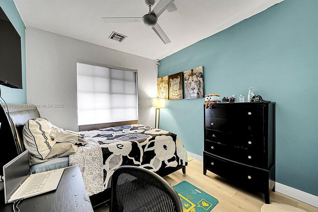 140 SE 7th Way, Pompano Beach, FL 33060