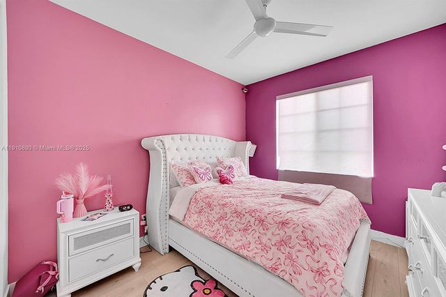 140 SE 7th Way, Pompano Beach, FL 33060