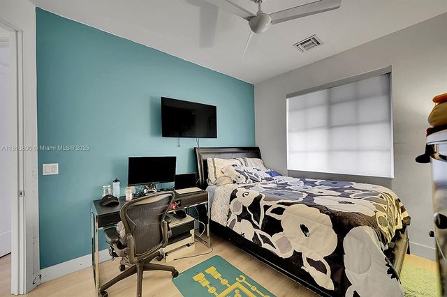 140 SE 7th Way, Pompano Beach, FL 33060