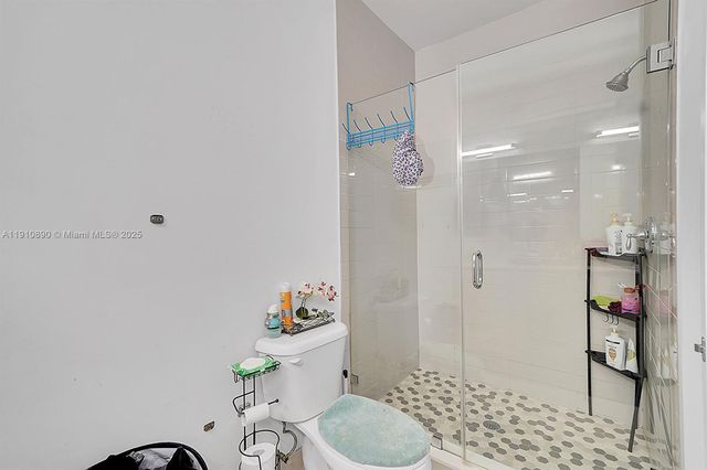 140 SE 7th Way, Pompano Beach, FL 33060