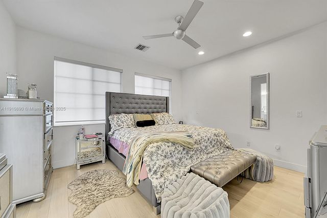 140 SE 7th Way, Pompano Beach, FL 33060