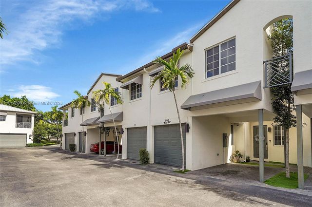 140 SE 7th Way, Pompano Beach, FL 33060