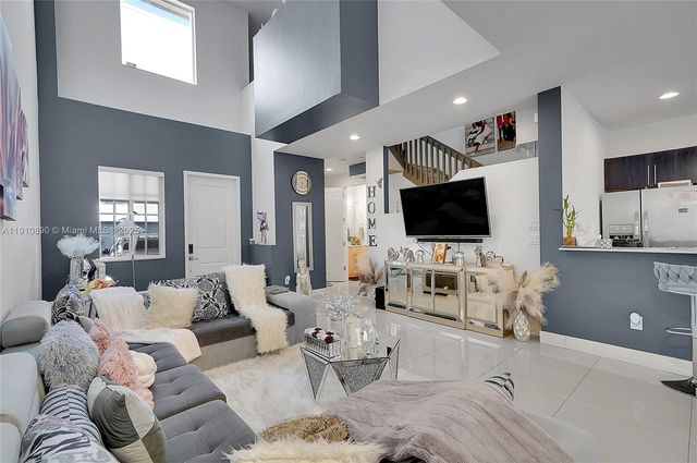 140 SE 7th Way, Pompano Beach, FL 33060