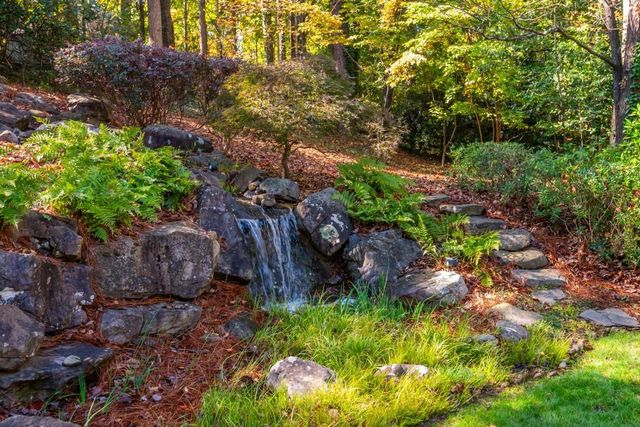 5550 Errol Pl, Atlanta, GA 30327