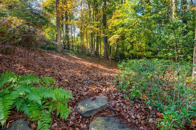 5550 Errol Pl, Atlanta, GA 30327