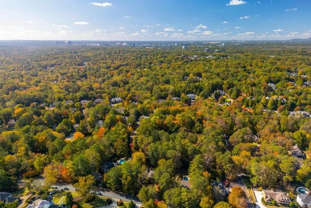 5550 Errol Pl, Atlanta, GA 30327