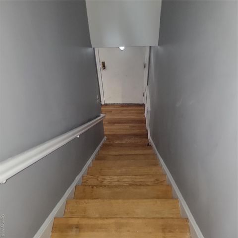 11924 203rd Street, Saint Albans, NY 11412