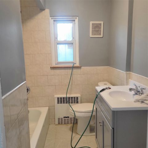 11924 203rd Street, Saint Albans, NY 11412