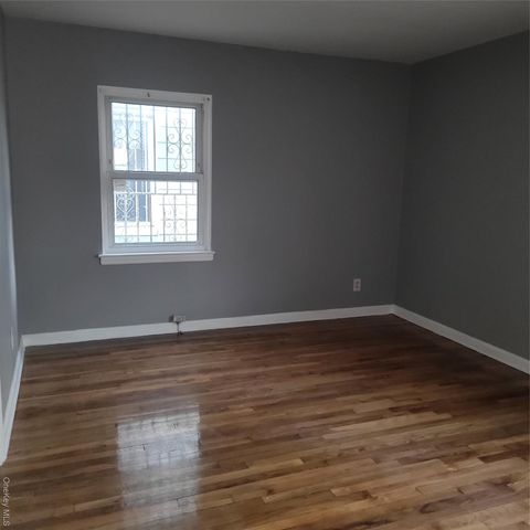 11924 203rd Street, Saint Albans, NY 11412