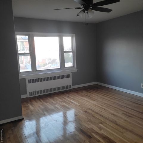 11924 203rd Street, Saint Albans, NY 11412