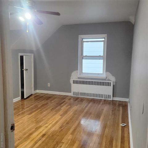 11924 203rd Street, Saint Albans, NY 11412