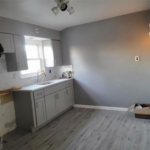 11924 203rd Street, Saint Albans, NY 11412