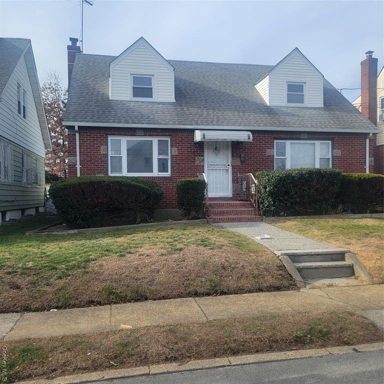 11924 203rd Street, Saint Albans, NY 11412