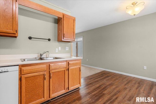 4421 Venetian Drive, Springfield, IL 62703