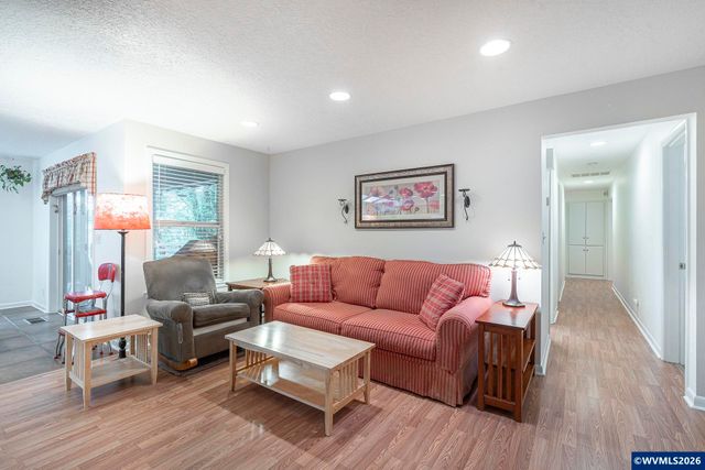 3864 Spring St S, Salem, OR 97302