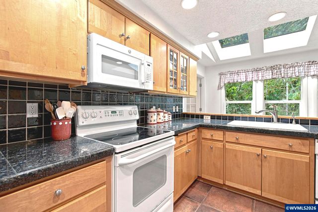 3864 Spring St S, Salem, OR 97302