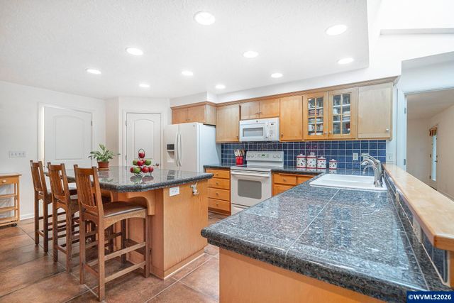 3864 Spring St S, Salem, OR 97302