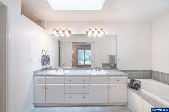 3864 Spring St S, Salem, OR 97302