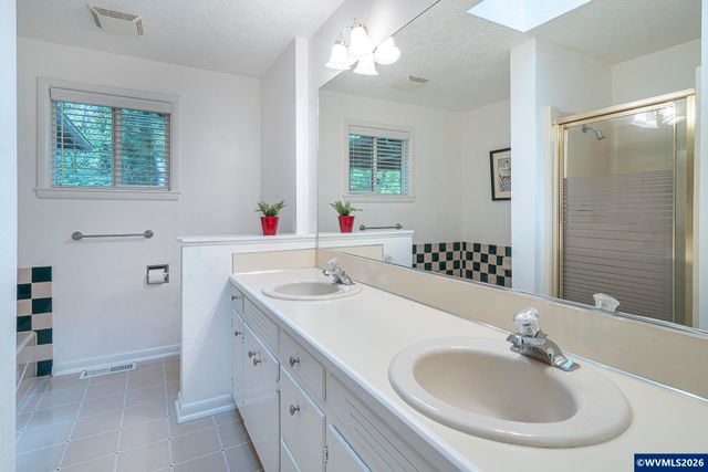 3864 Spring St S, Salem, OR 97302