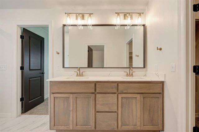 4356 Ranchwood Drive, Edmond, OK 73025