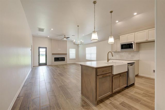4356 Ranchwood Drive, Edmond, OK 73025
