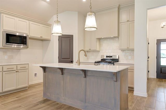 4356 Ranchwood Drive, Edmond, OK 73025