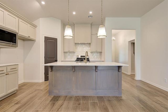 4356 Ranchwood Drive, Edmond, OK 73025